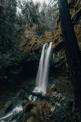 Before: Waterfall frozen into ice